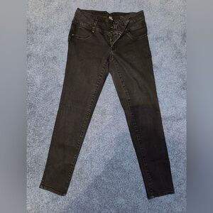1822 Denim Black Skinny Jeans